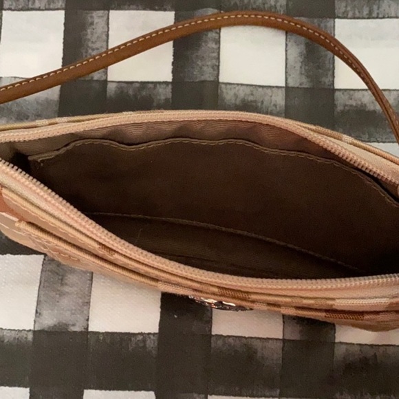 NWOT COACH WRISTLET - Picture 5 of 8